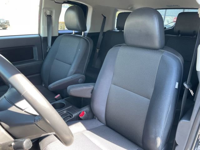 Used 2014 Toyota FJ Cruiser 4WD w/ Upgrade Package image 19