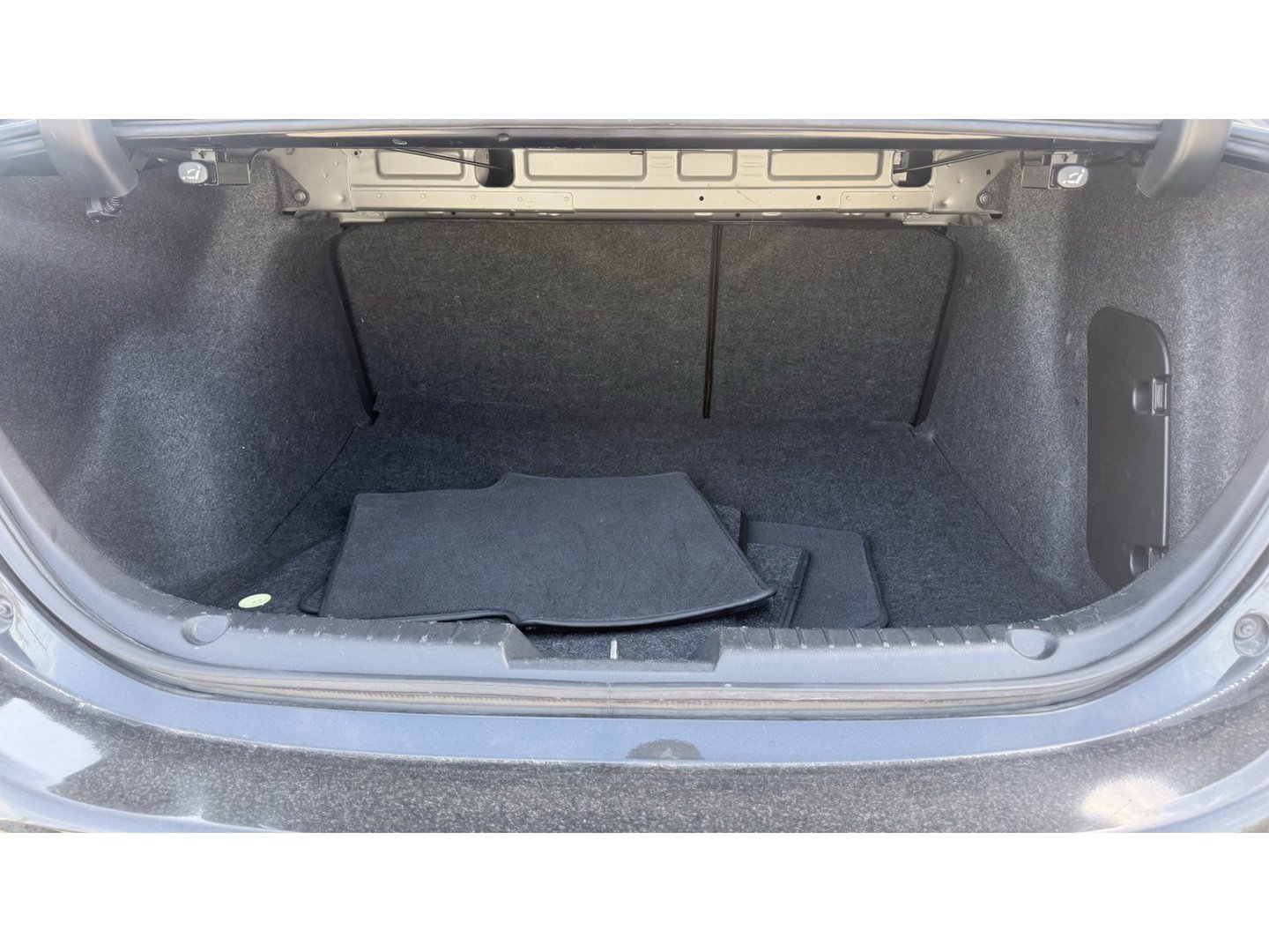 Used 2017 MAZDA MAZDA3 Touring FWD image 10