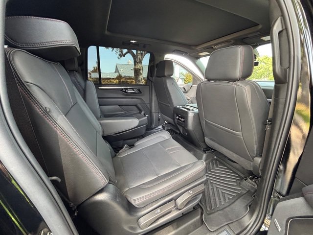 Used 2025 Chevrolet Suburban RST w/ Comfort Package AWD/4WD image 30