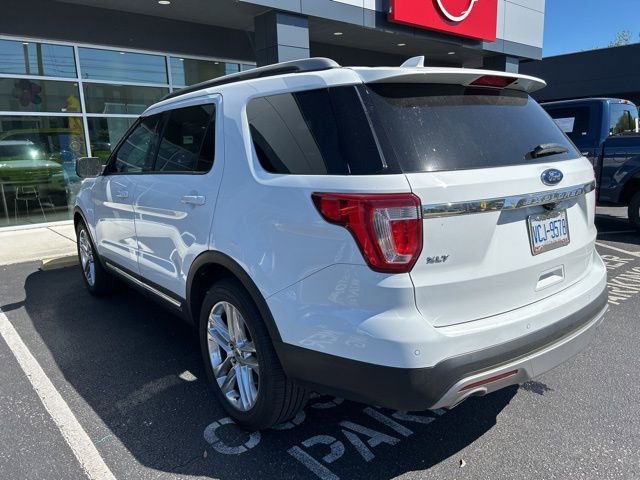 Used 2017 Ford Explorer XLT w/ Equipment Group 202A image 5