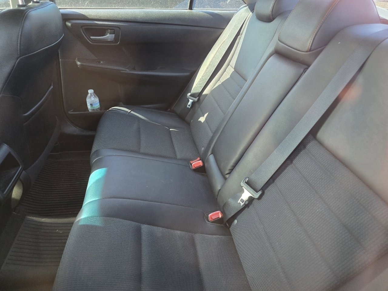 Used 2016 Toyota Camry SE image 21