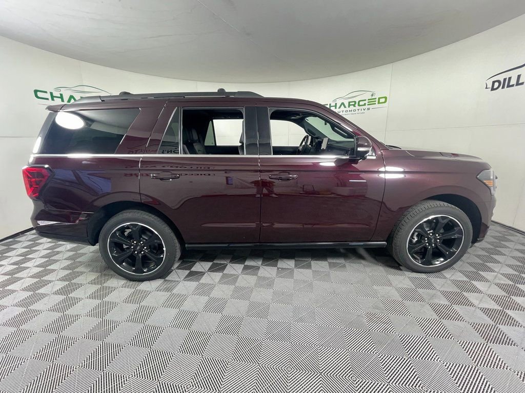 Used 2024 Ford Expedition Limited image 10