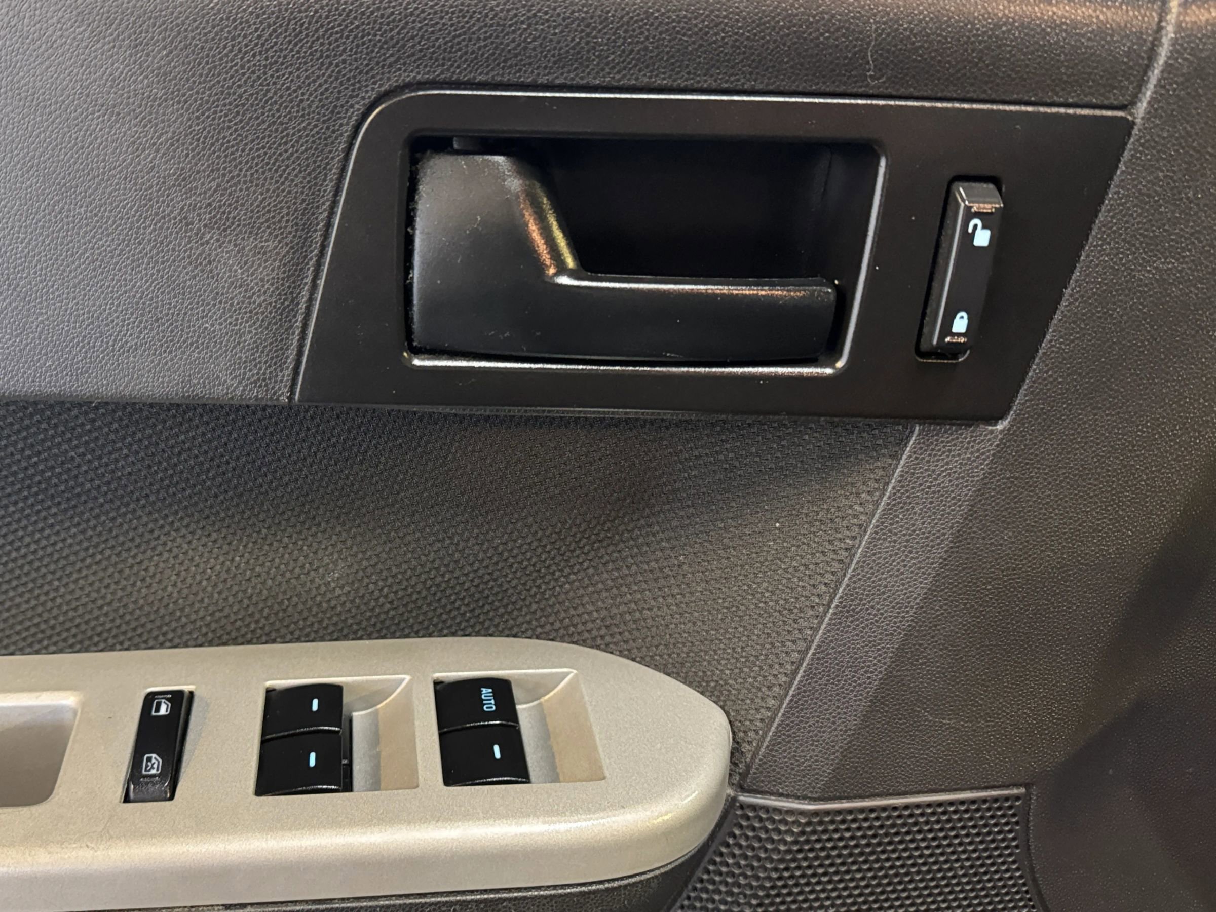 Used 2010 Ford Escape XLT image 13