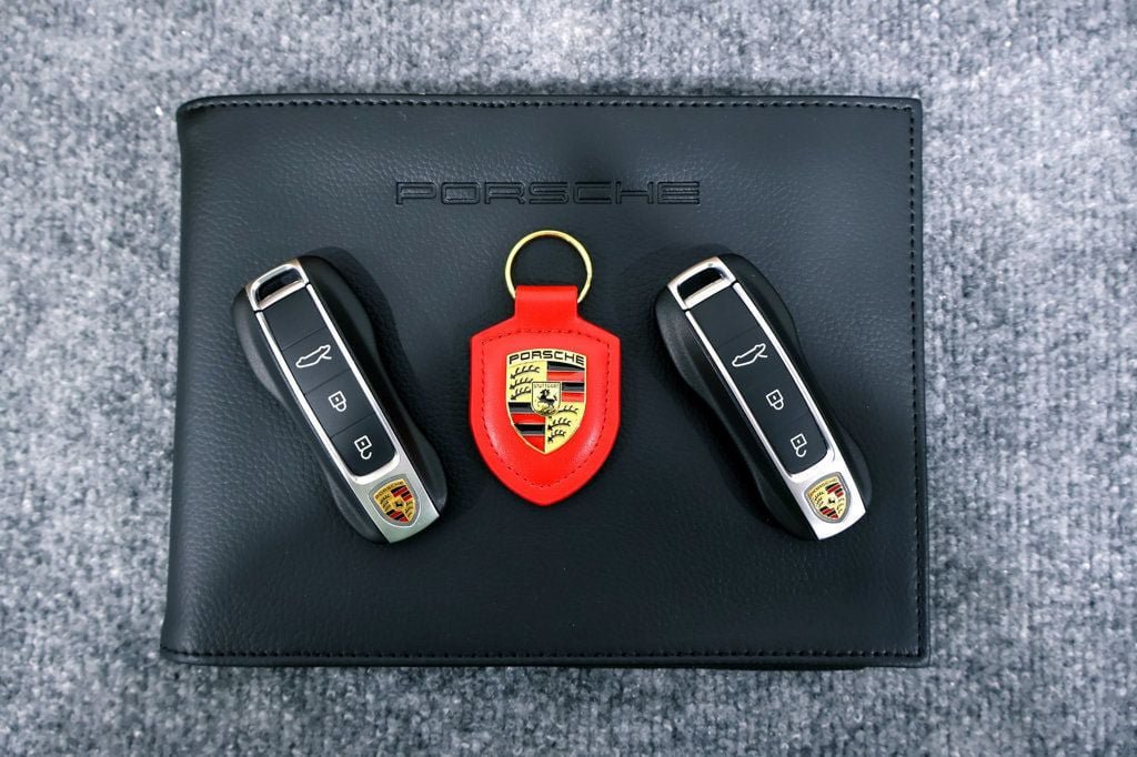 Used 2024 Porsche 911 Carrera 4S AWD/4WD image 36