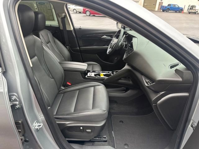 Used 2023 Buick Envision Essence image 11