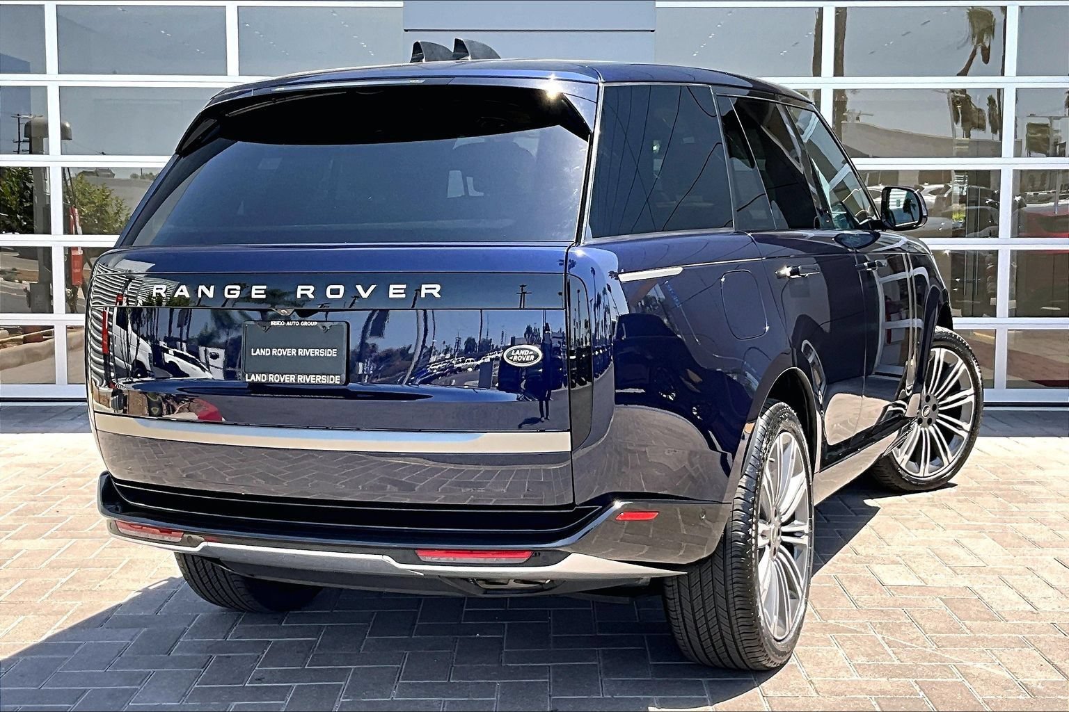 Certified 2023 Land Rover Range Rover SE AWD/4WD image 12