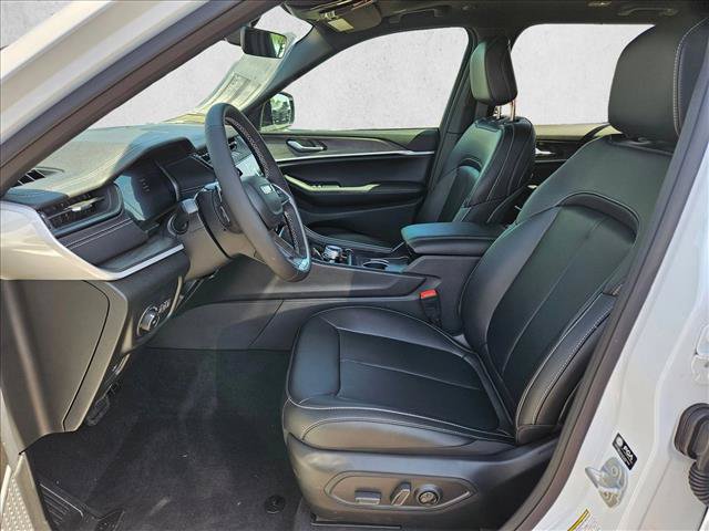 New 2026 Jeep Grand Cherokee Limited w/ Limited Altitude Package AWD/4WD video 3