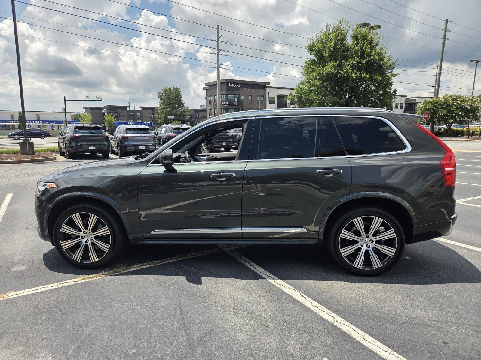 Used 2021 Volvo XC90 T6 Inscription w/ Lounge Package AWD/4WD image 9