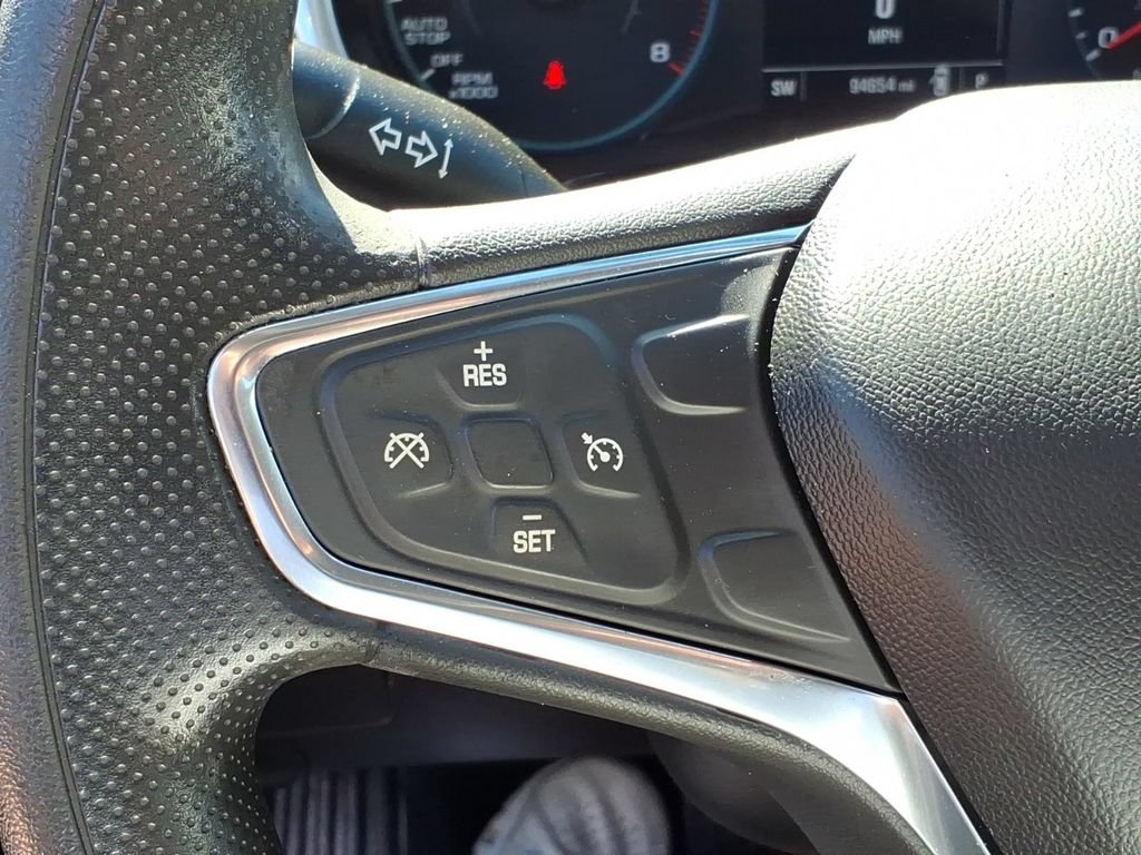 Used 2021 Chevrolet Malibu LT FWD image 16