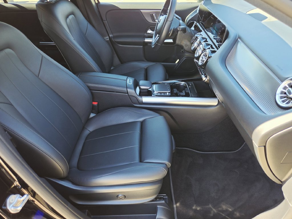 Used 2021 Mercedes-Benz GLA 250 w/ Premium Package image 13