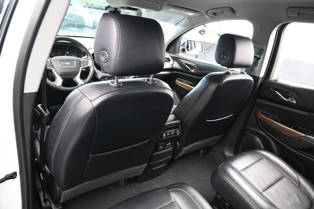 Used 2023 GMC Acadia SLE w/ Driver Convenience Package FWD image 34