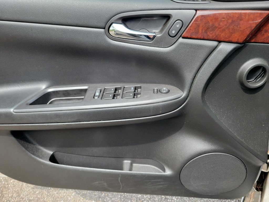 Used 2008 Chevrolet Impala LS FWD image 18