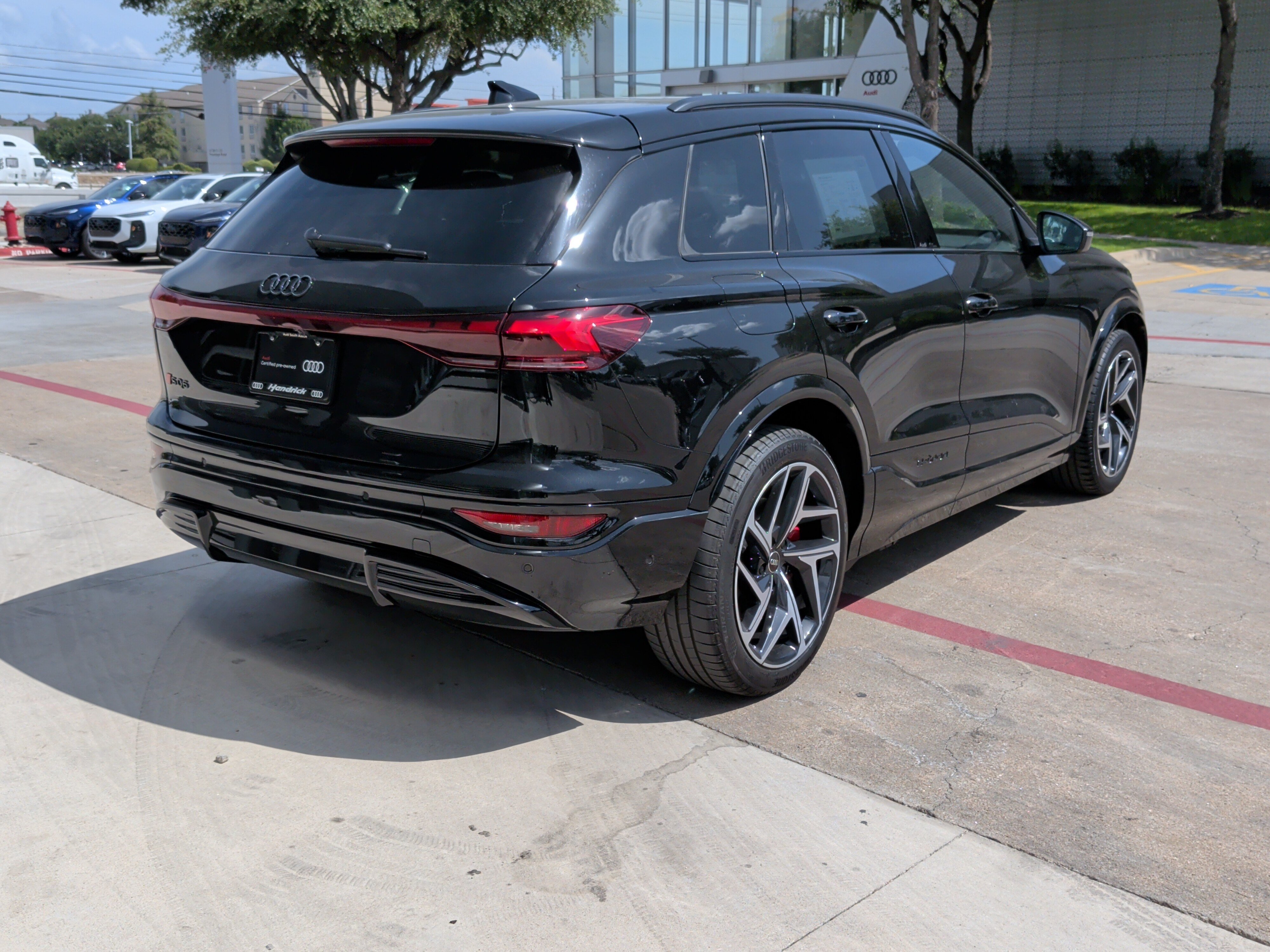 Certified 2025 Audi A6 e-tron Premium Plus w/ Premium Plus AWD/4WD image 10