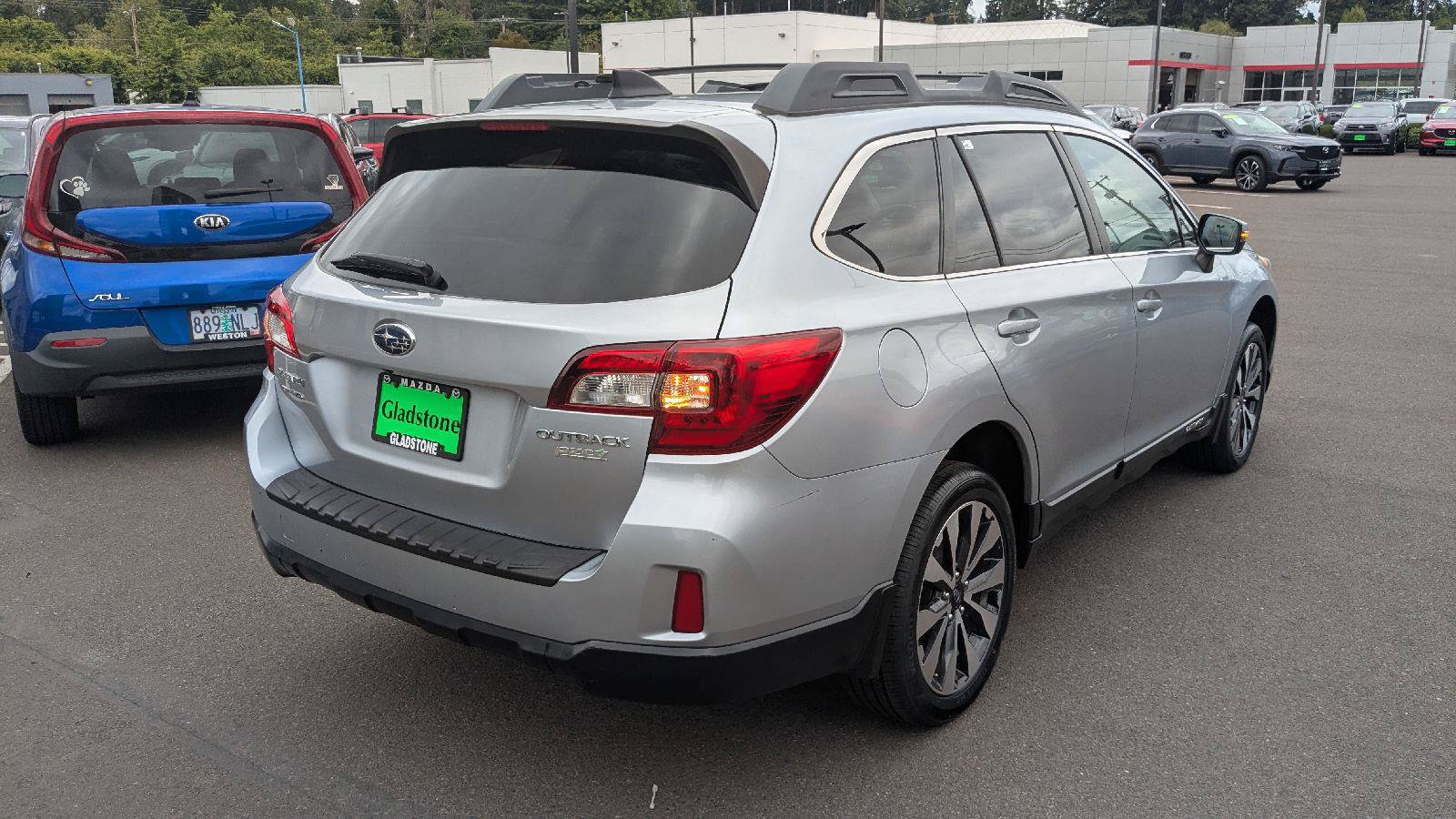 Used 2016 Subaru Outback 2.5i Limited AWD/4WD image 6