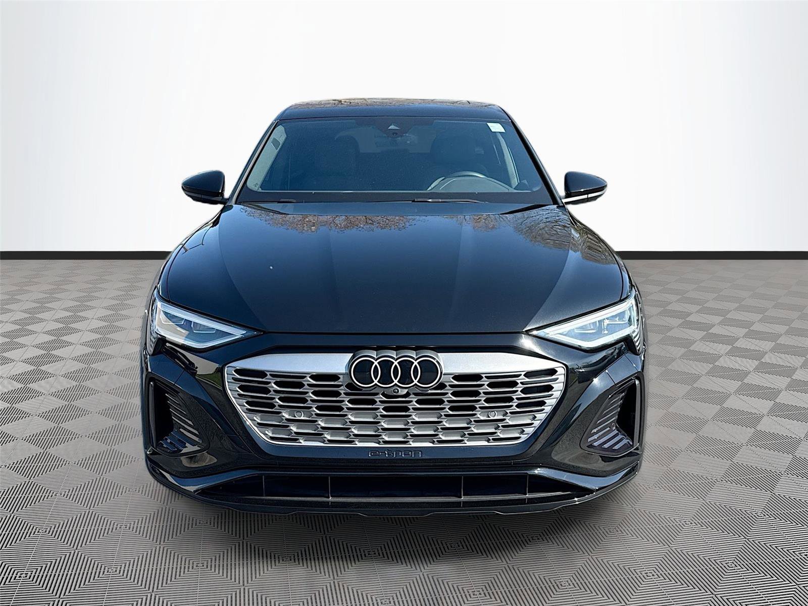 Certified 2024 Audi Q8 e-tron Premium Plus w/ Premium Plus Package AWD/4WD image 2