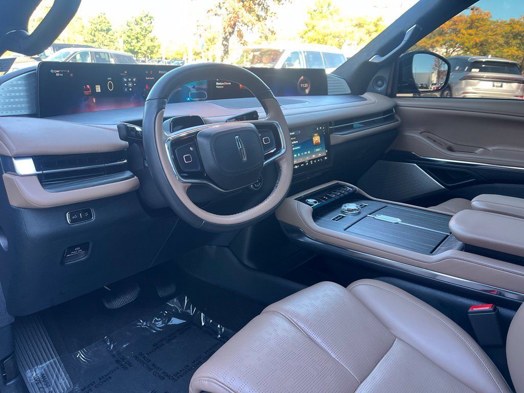 Certified 2025 Lincoln Navigator L Black Label AWD/4WD image 30