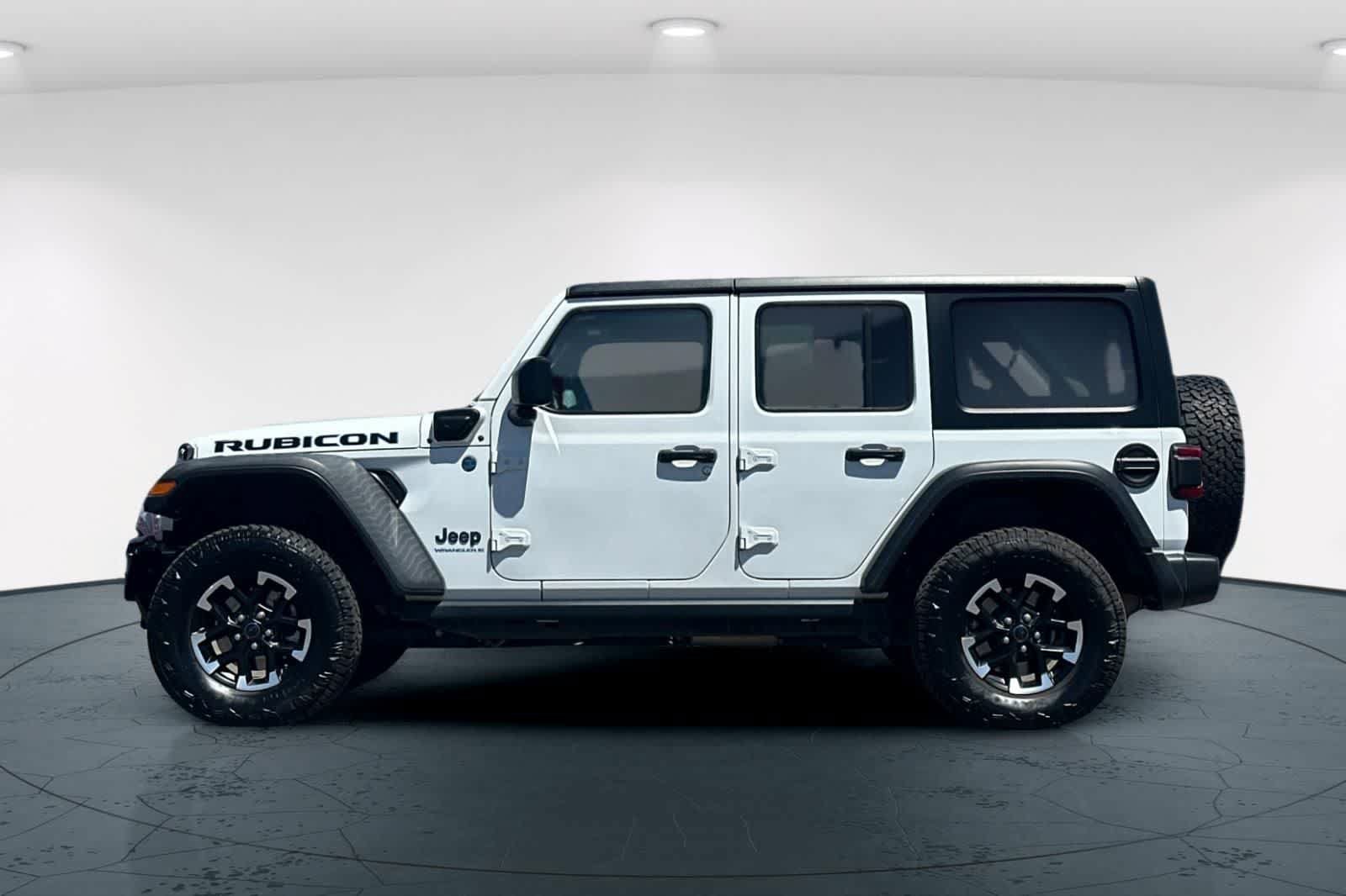 Used 2024 Jeep Wrangler Unlimited Rubicon 4xe AWD/4WD image 9