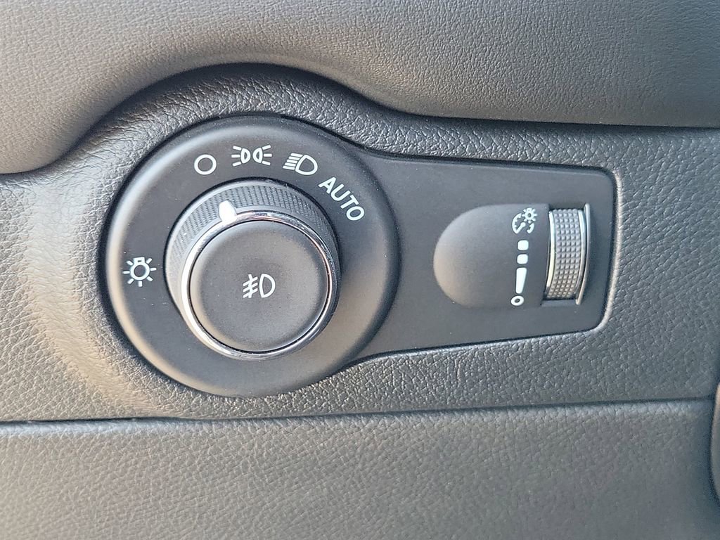 Used 2021 Dodge Durango R/T w/ Technology Group image 16