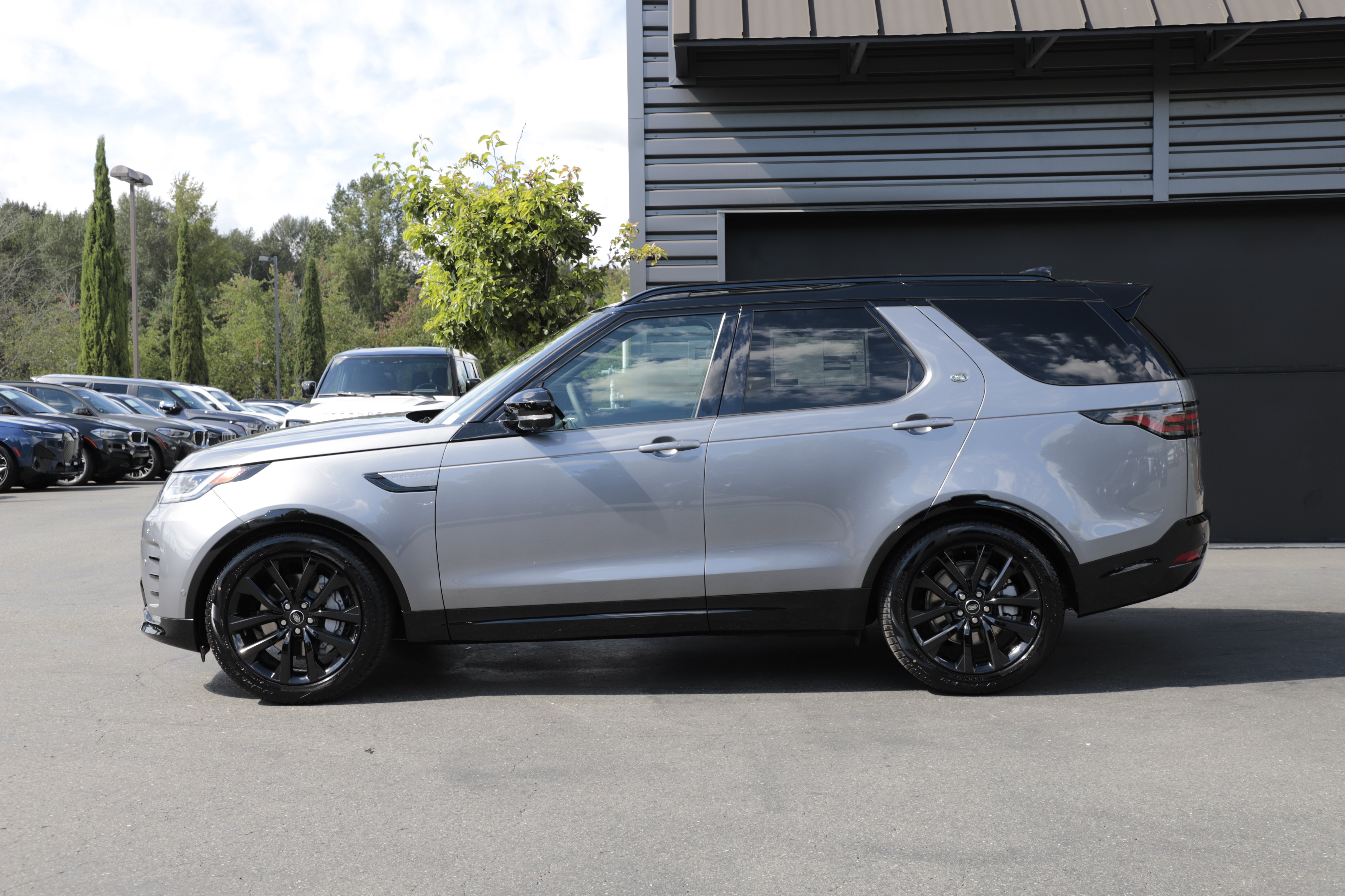 New 2026 Land Rover Discovery Dynamic SE AWD/4WD image 7