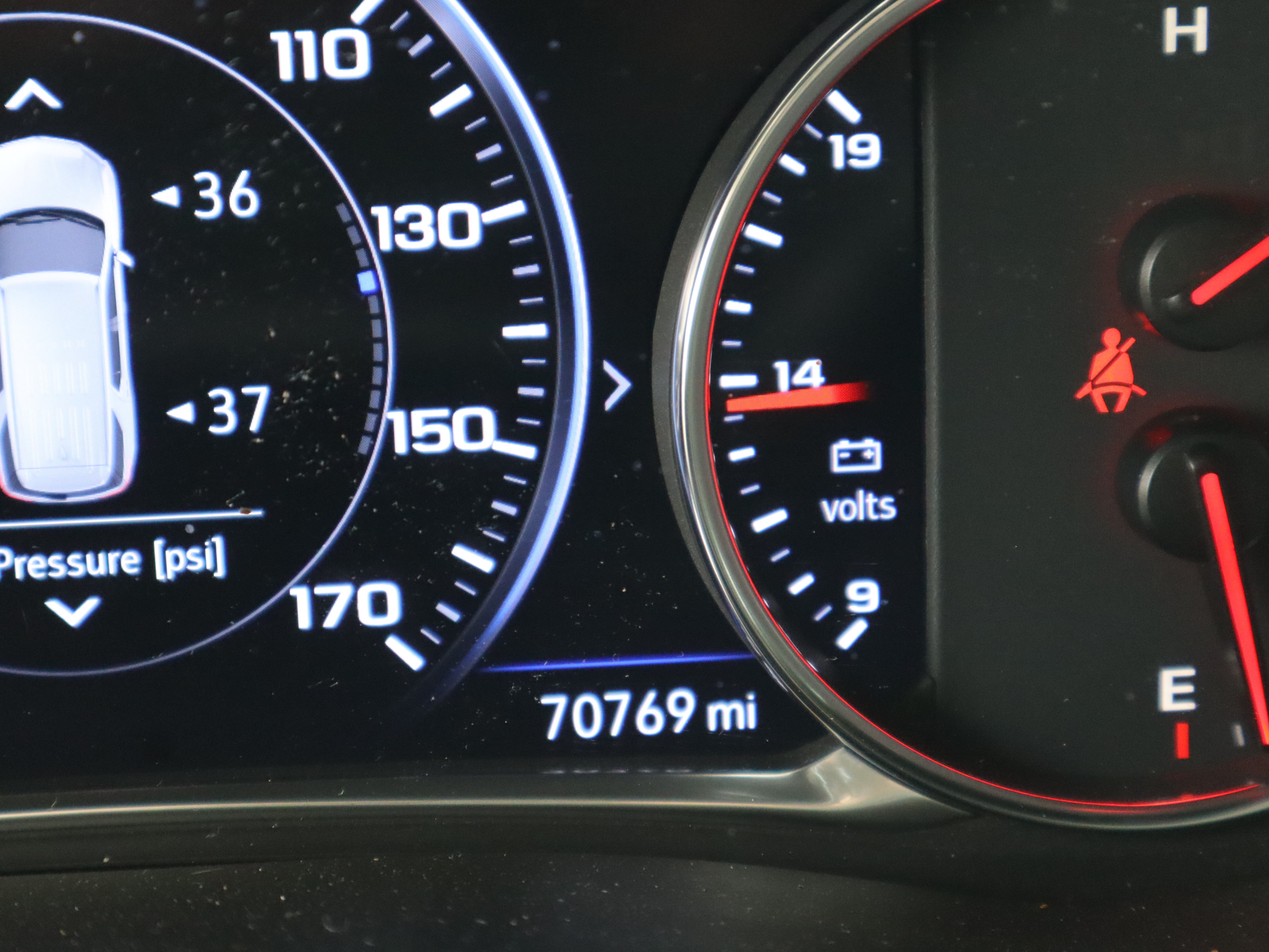 Used 2023 Chevrolet Traverse Premier FWD image 31