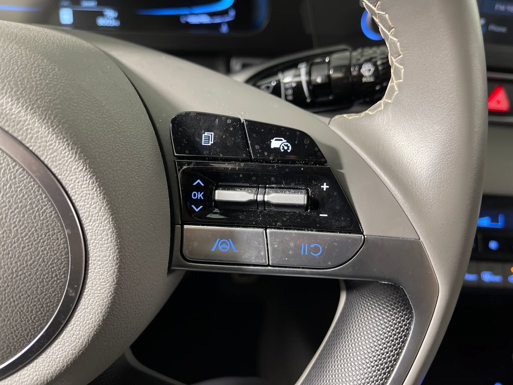 Certified 2025 Hyundai Elantra Sport FWD image 29