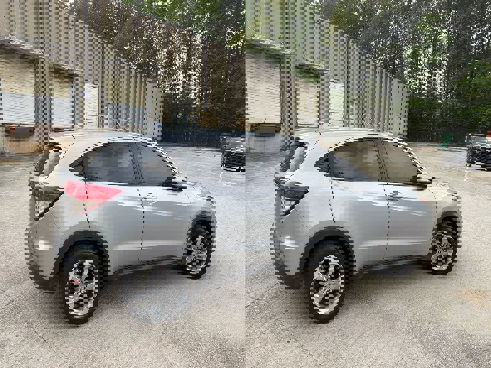 Used 2022 Honda HR-V LX image 11