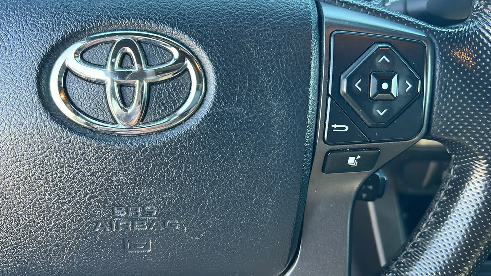 Used 2016 Toyota Tacoma TRD Off-Road image 20