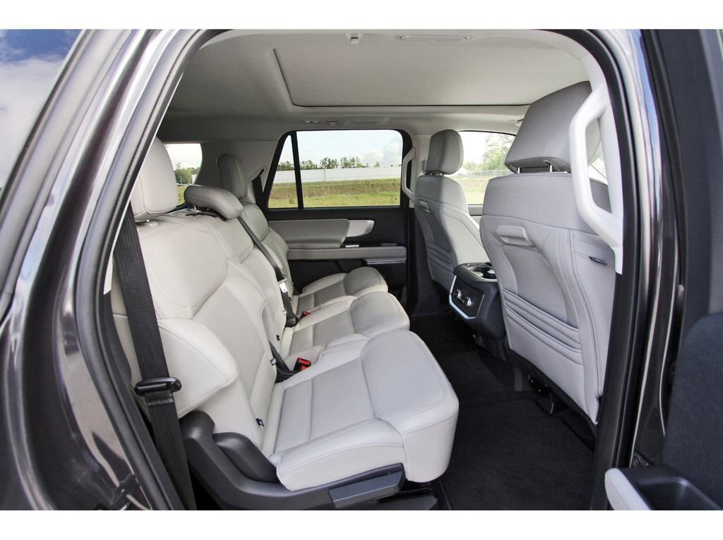 Certified 2025 Ford Expedition Max Active image 10