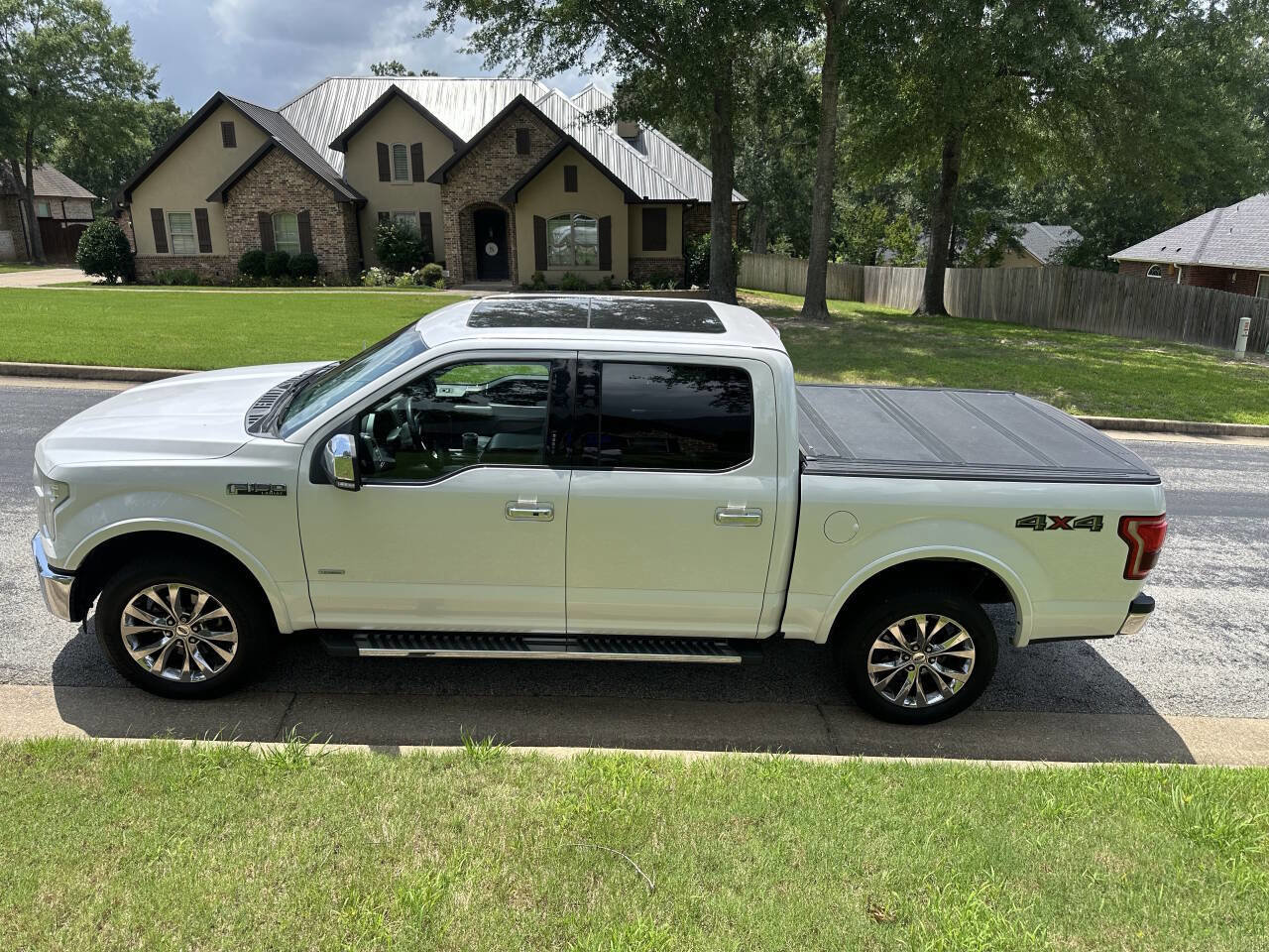 Used 2015 Ford F150 Lariat w/ Equipment Group 502A Luxury image 1