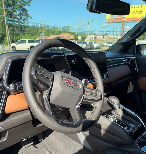 New 2026 GMC Canyon AT4 w/ Technology Plus Package AWD/4WD image 9