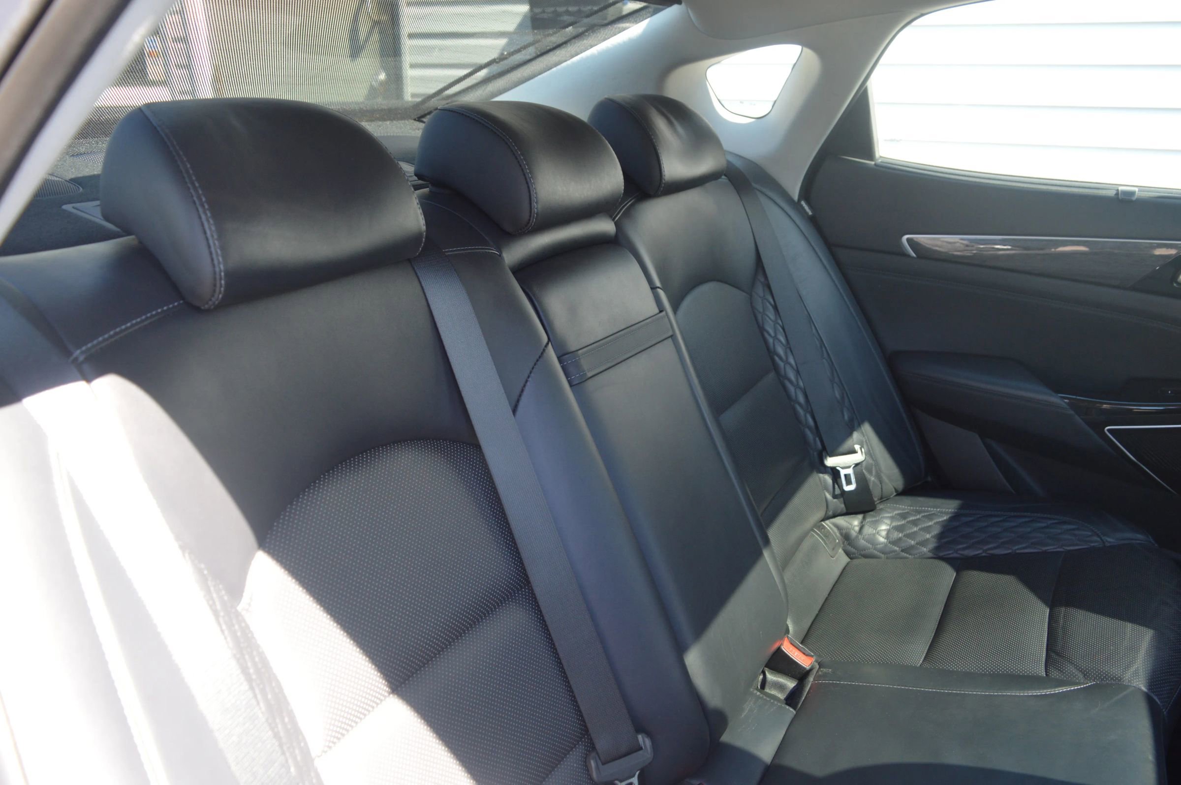 Used 2018 Kia Cadenza Limited image 22