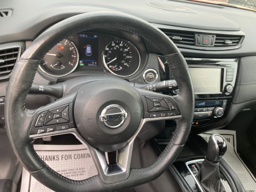 Used 2018 Nissan Rogue SL w/ Premium Package image 18