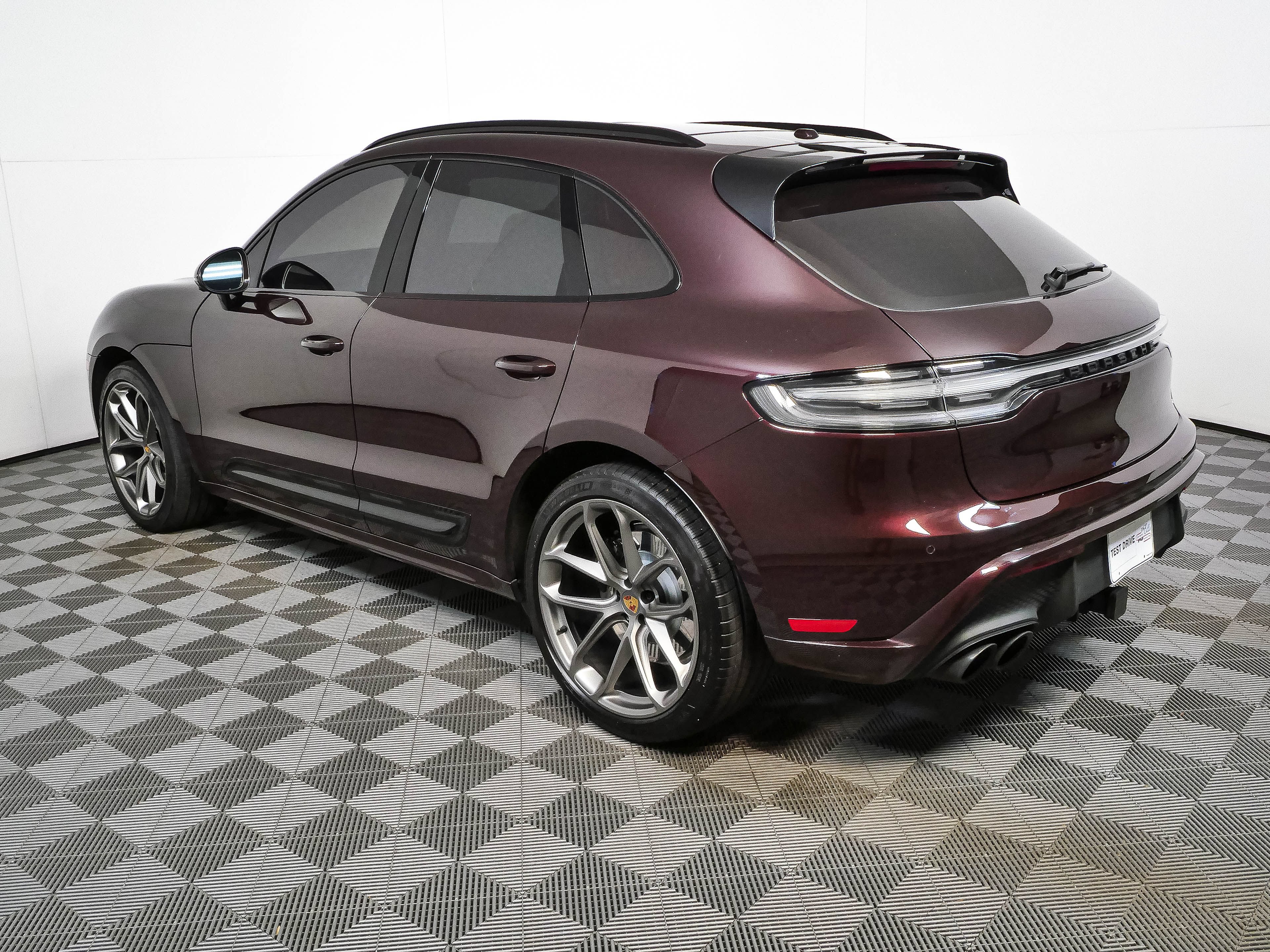 Certified 2024 Porsche Macan GTS AWD/4WD image 3