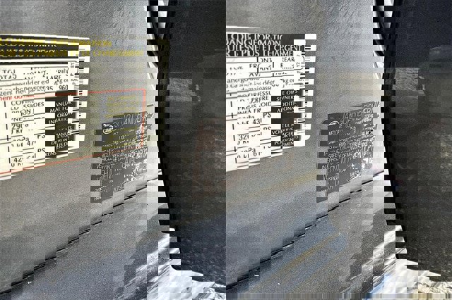 Used 2018 Jaguar XE S image 32