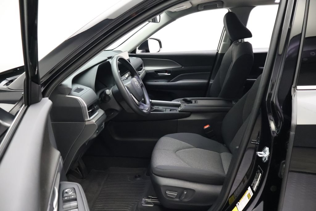 Used 2026 Toyota Grand Highlander FWD image 14