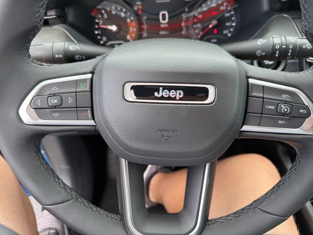 Used 2025 Jeep Compass Latitude w/ Altitude Special Edition AWD/4WD image 11