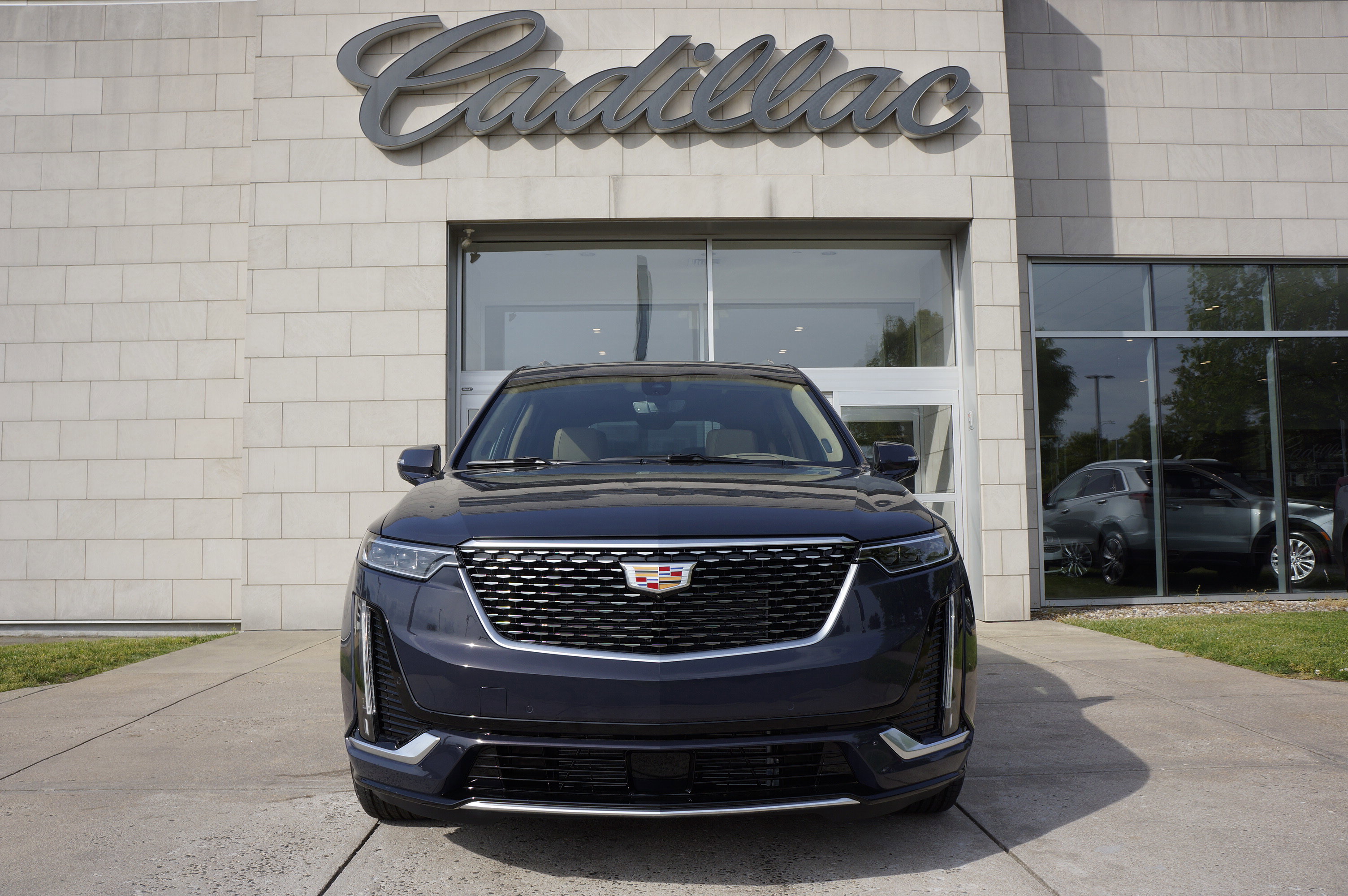 Used 2025 Cadillac XT6 Premium Luxury image 13