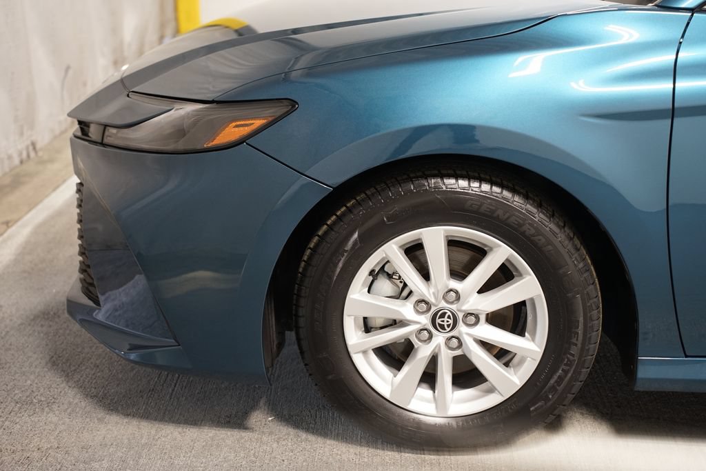 Certified 2025 Toyota Camry LE FWD image 5
