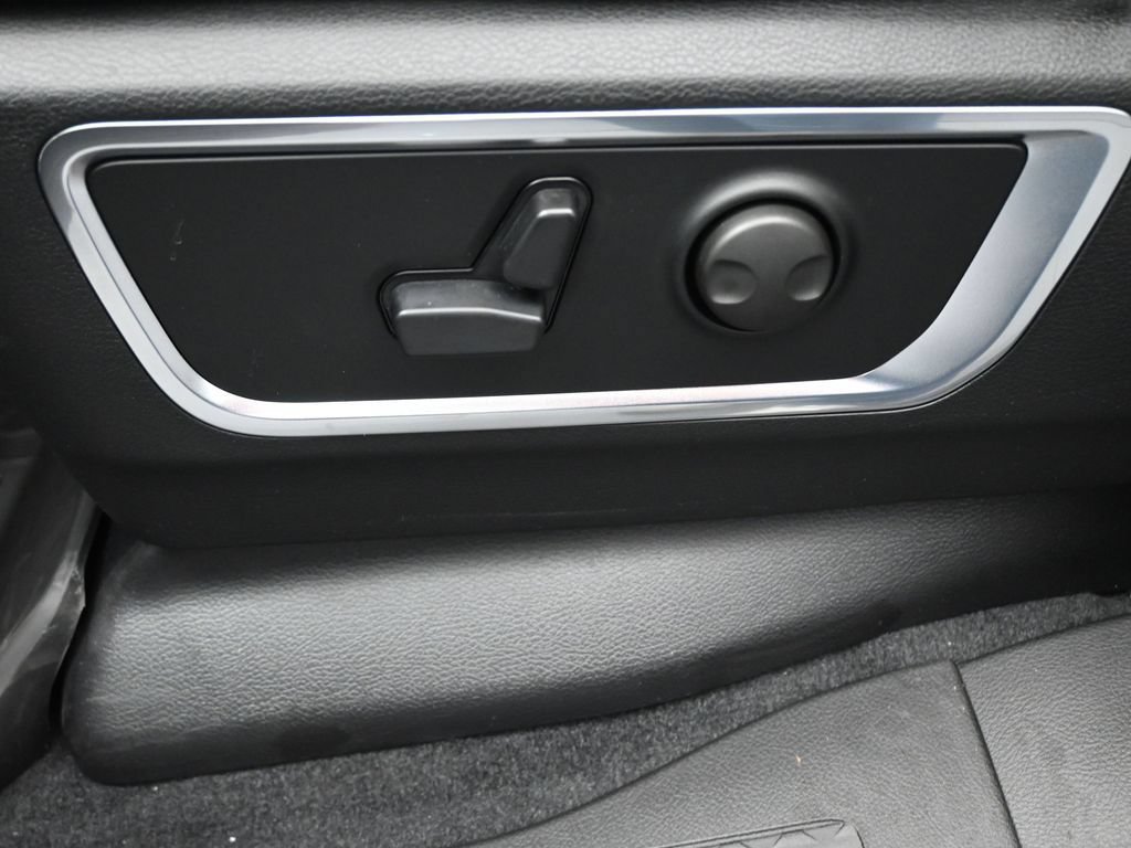 New 2026 RAM 1500 Laramie AWD/4WD image 19