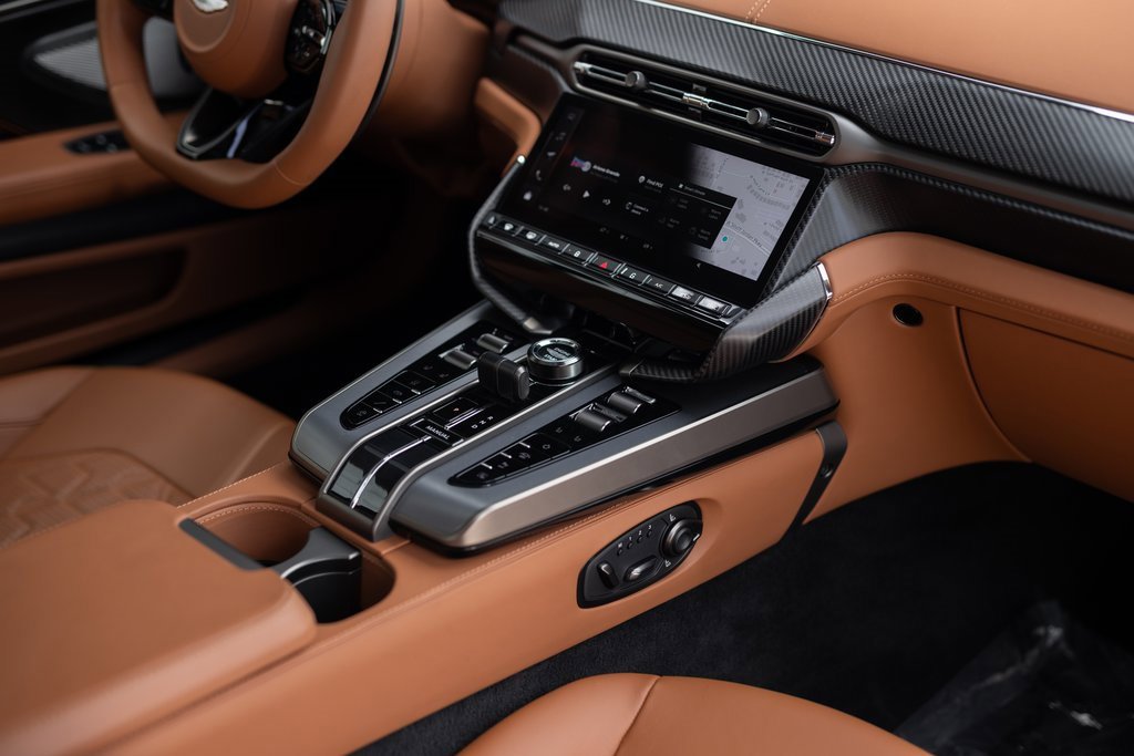 New 2025 Aston Martin Vanquish image 27