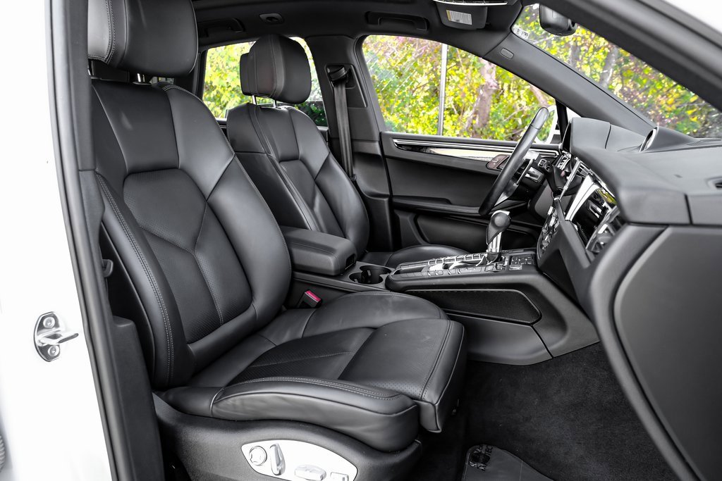 Used 2021 Porsche Macan image 36