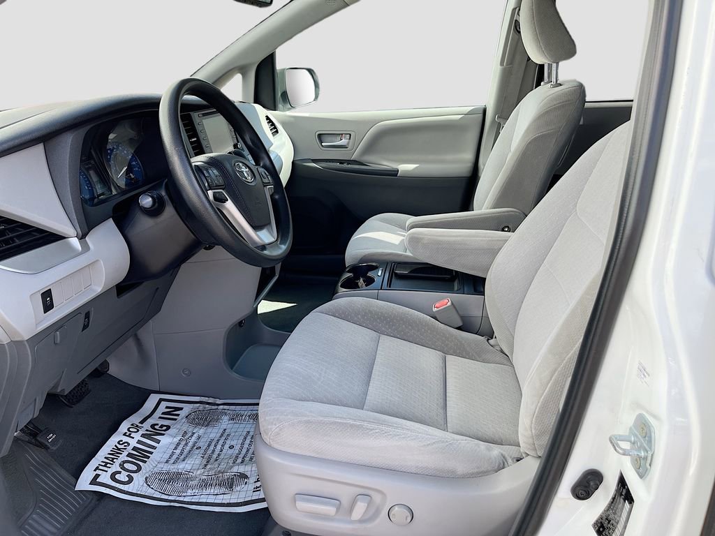 Used 2020 Toyota Sienna LE FWD image 20