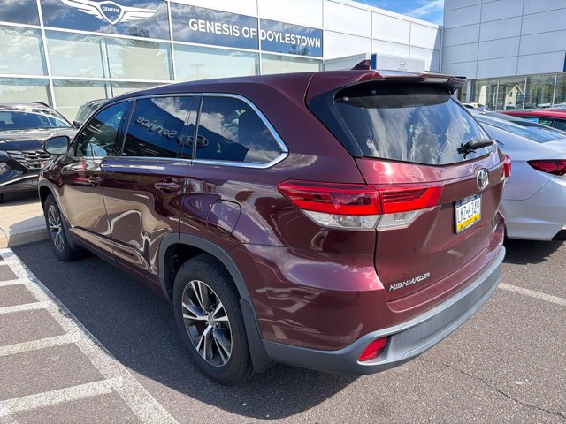 Used 2017 Toyota Highlander Plus AWD/4WD image 7
