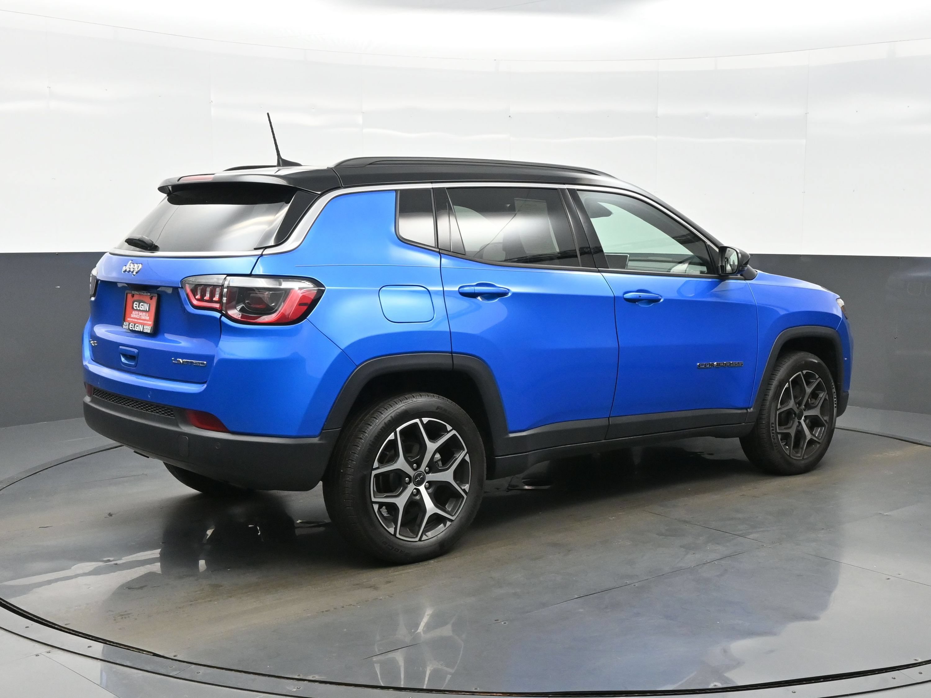 Used 2025 Jeep Compass Limited AWD/4WD image 6