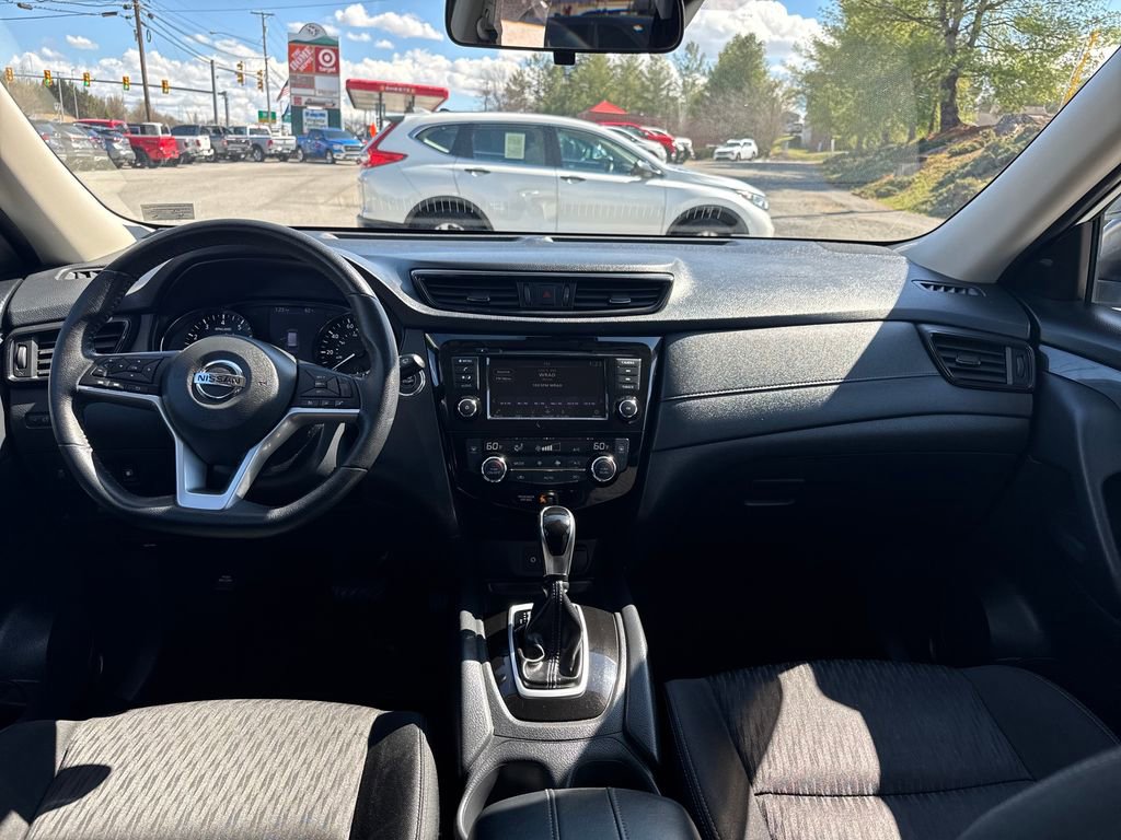 Used 2019 Nissan Rogue SV image 13
