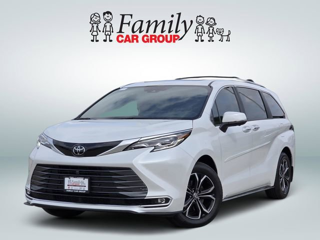 Used 2026 Toyota Sienna Platinum image 1