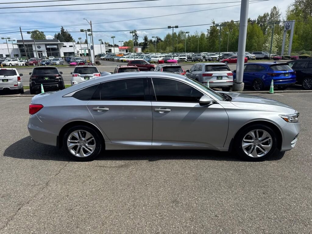 Used 2018 Honda Accord LX image 5