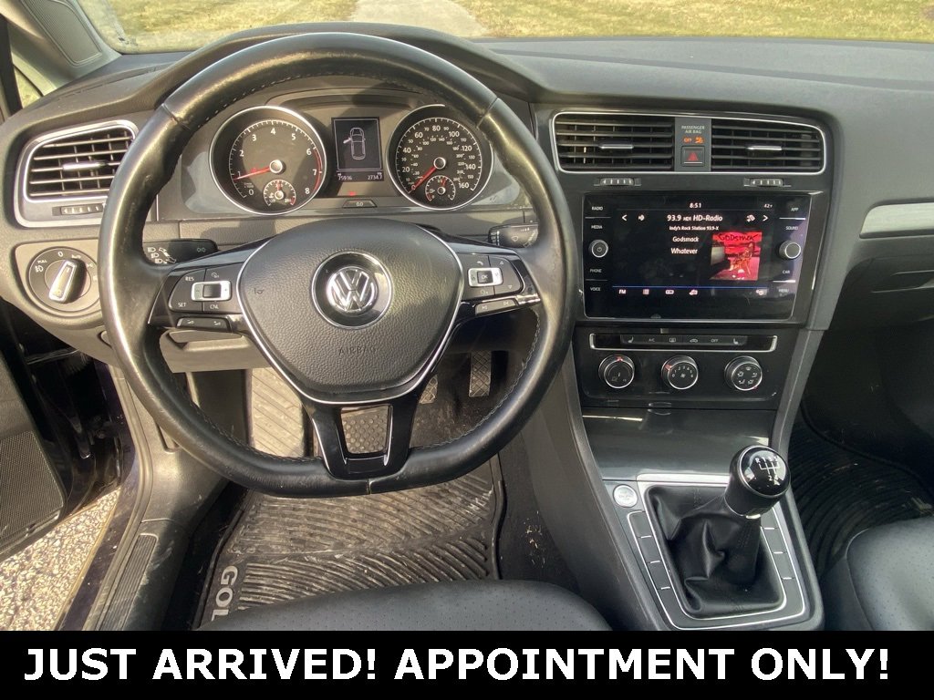 Used 2018 Volkswagen Golf SE image 10