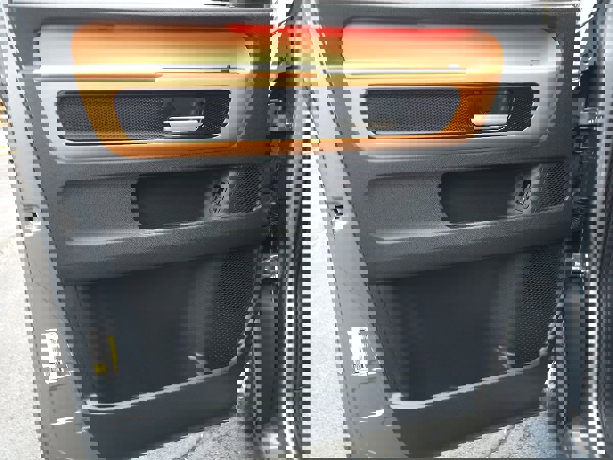 Used 2025 Volkswagen ID. Buzz Pro S image 29