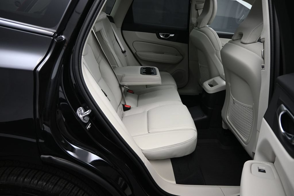 New 2027 Volvo XC60 T8 Ultra AWD/4WD image 18